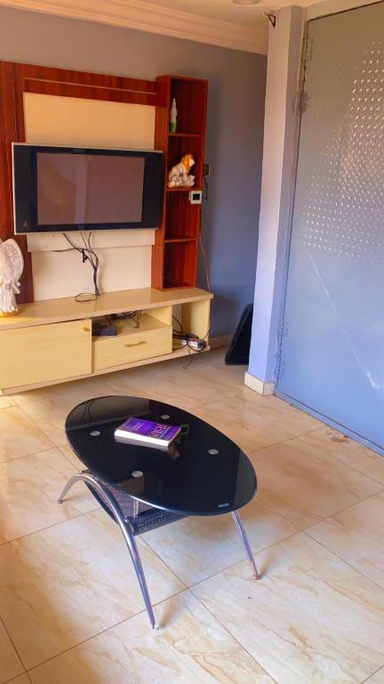 Service apartment, Abudža