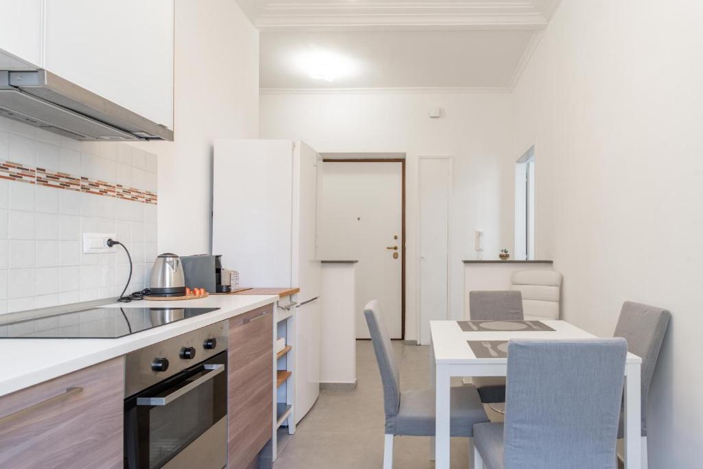 Bright and Central Flat - Metro & Station Nearby - 3