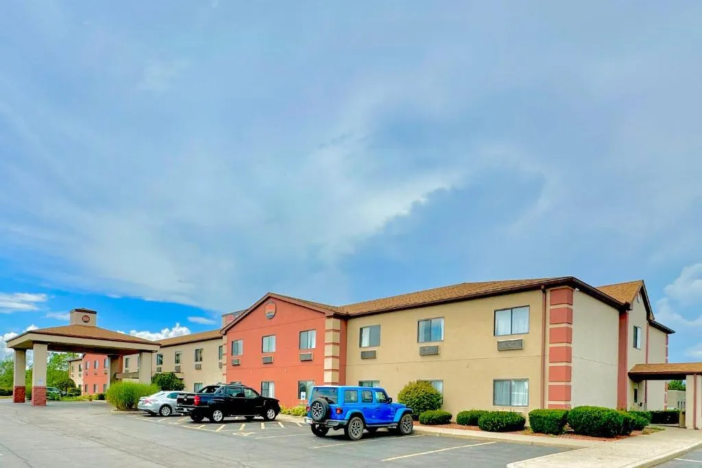 FairBridge Inn & Suites Batavia-Darien Amusement Park，位于巴达维亚的酒店