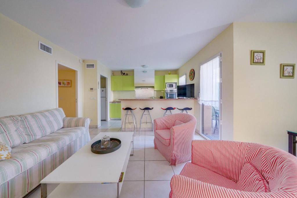 Appartement Jammes : 5 Personnes, Terrasse, Parking, Proche Plage" - 1