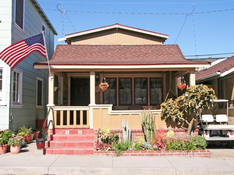 329CA 329 Catalina, Avalon