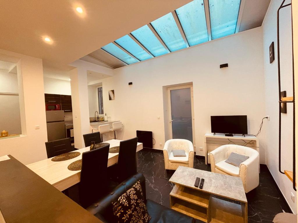 Luxe Caché Balnéo et Sauna Privés - 372 - 1