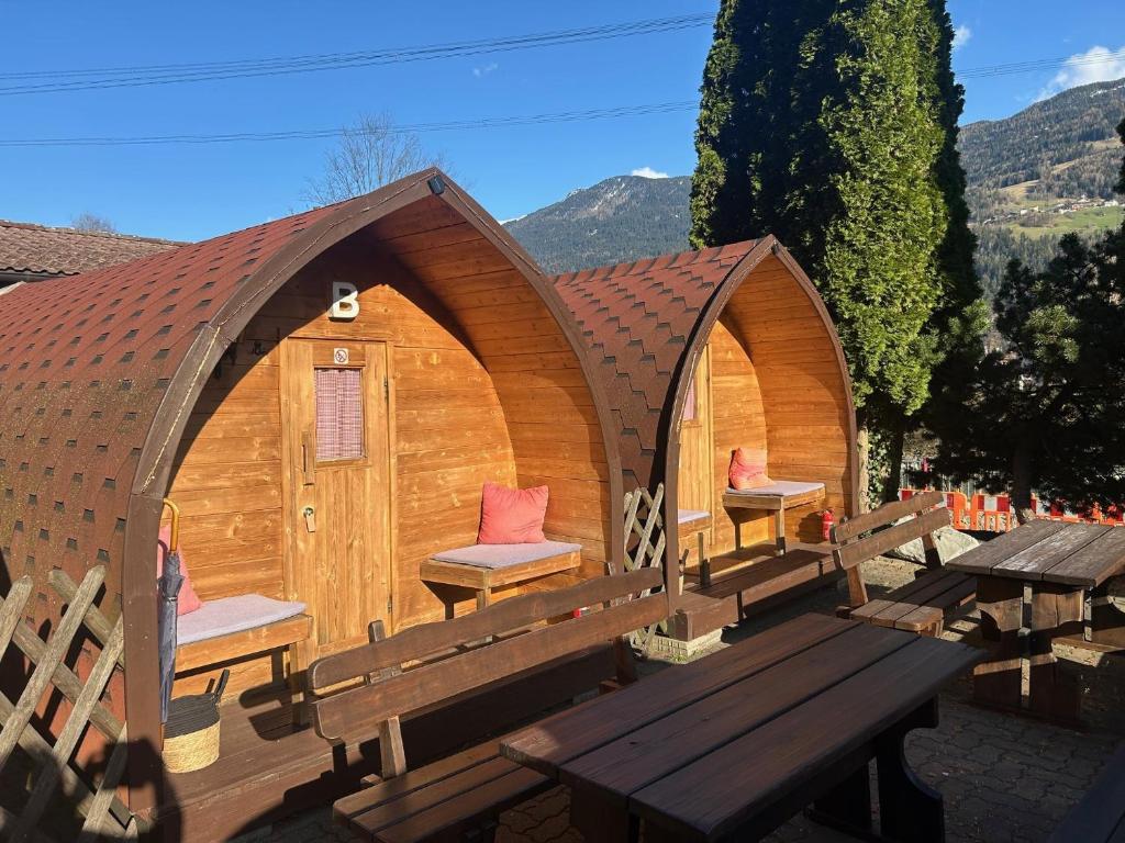 Inn-side ADVENTURE CABINS - 2