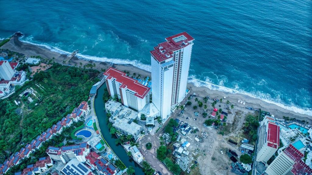 Charming 1-bedroom Oceanfront Condo - 4