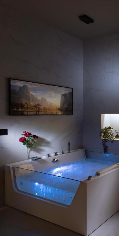 CM Luxury Apartment - 1