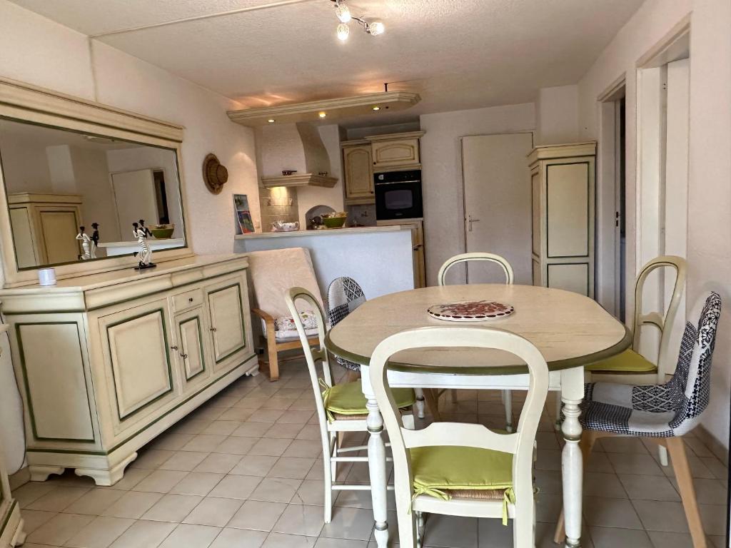 Au bord de la mer - 5