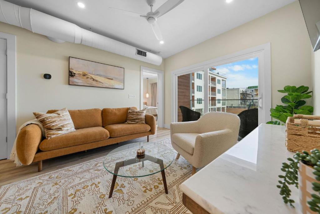 Pier Point Paradise Oceanfront & Elevator, Carolina Beach