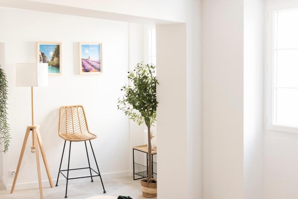Cozy modern T2 - Old Village Mougins - 2