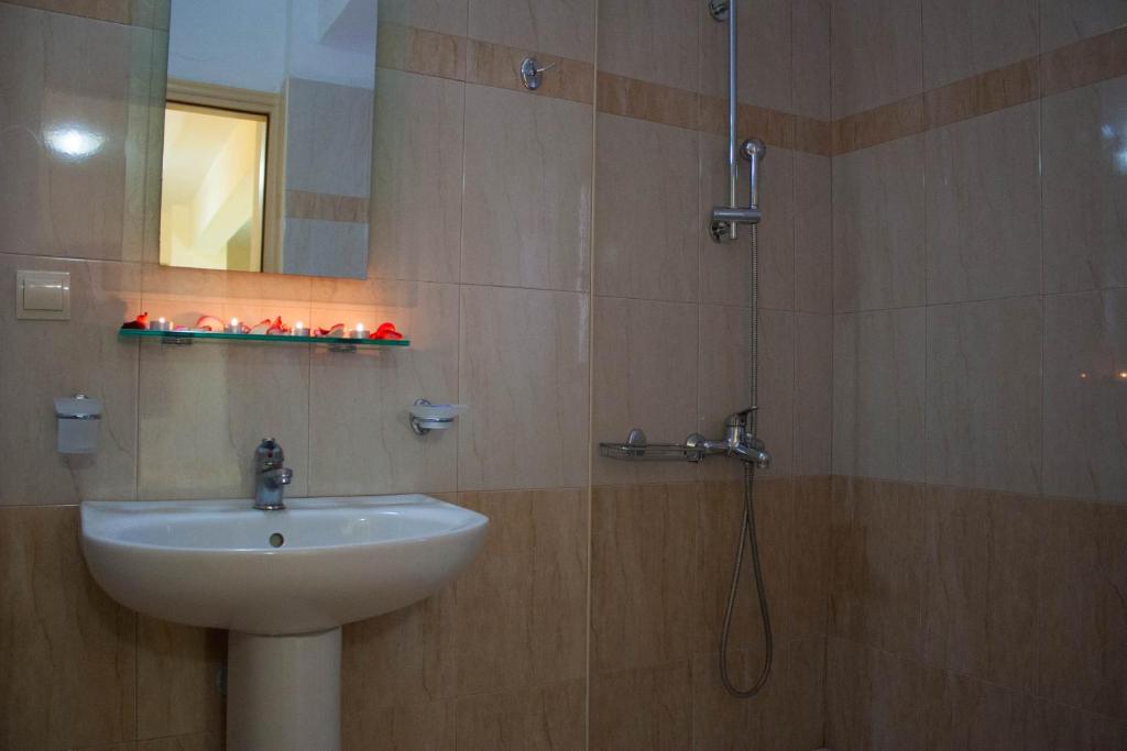 Blue Sky Hotel Apartments — Hotel rooms in Rethymnon