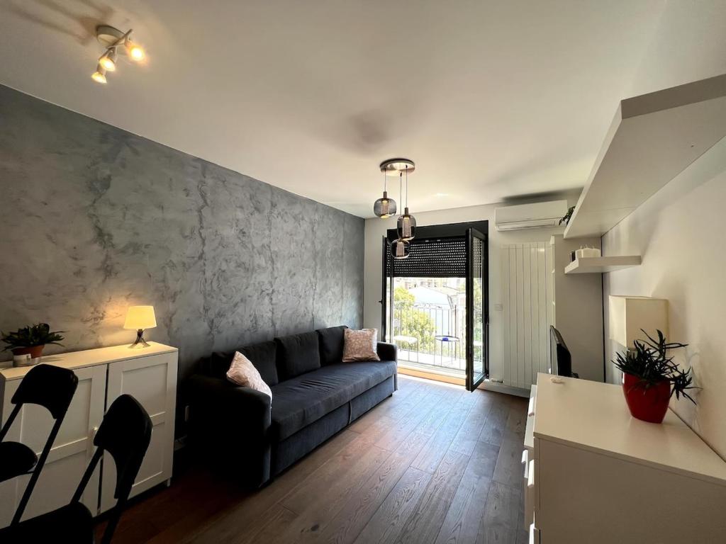 Illy, new and modern studio with a beautiful view - 3