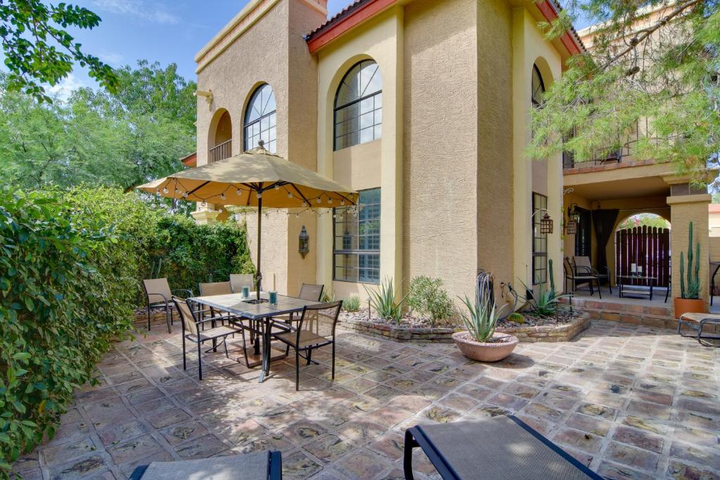 North Phoenix Gem with Courtyard and Pool Access 전경