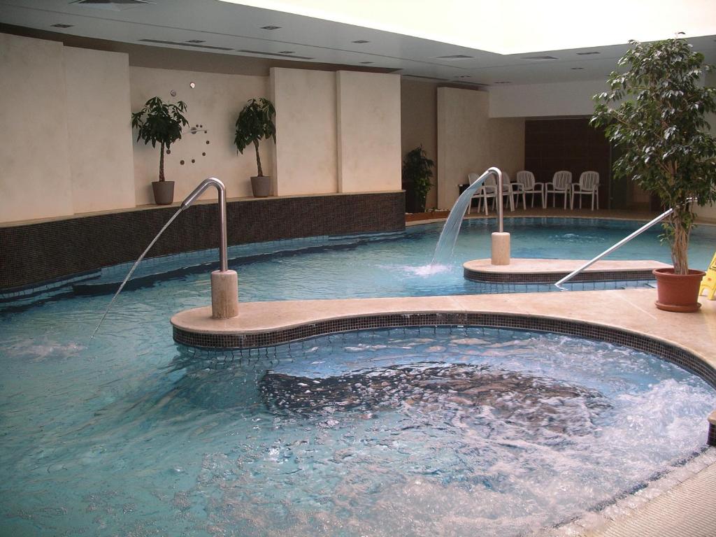 Swimming pool, Palast Wellness Appartement in Hévíz