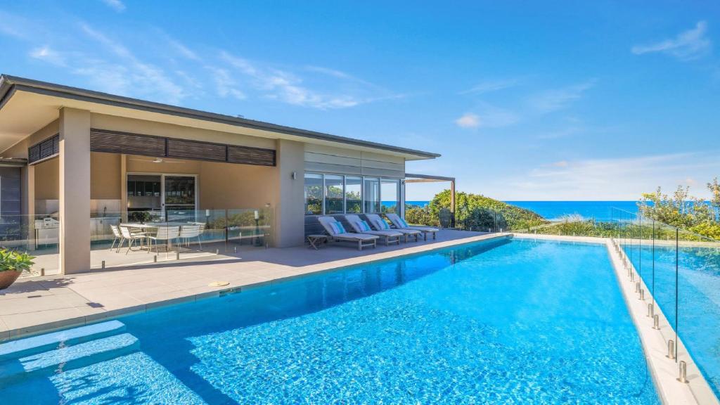 Osprey -Spectacular Location, Luxe, Pool Views, Sapphire Beach