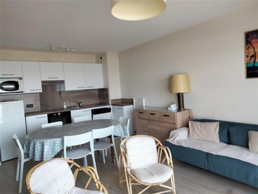 Bel Appartement T3 avec Balcon, Wi-Fi, 2 Chambres pour 6 Pers - FR-1-331-17 - 2