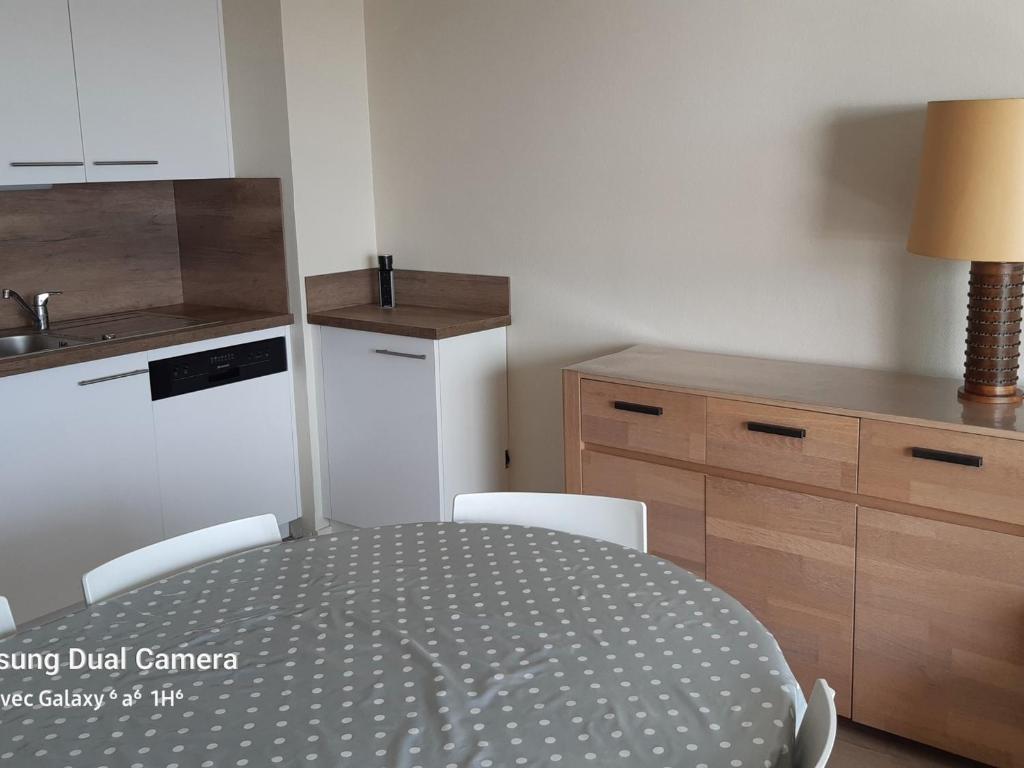 Bel Appartement T3 avec Balcon, Wi-Fi, 2 Chambres pour 6 Pers - FR-1-331-17 - 4