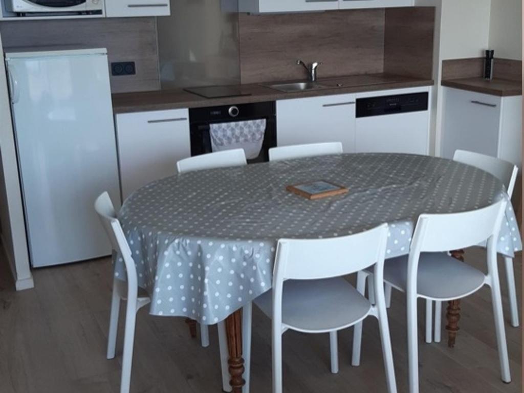 Bel Appartement T3 avec Balcon, Wi-Fi, 2 Chambres pour 6 Pers - FR-1-331-17 - 5