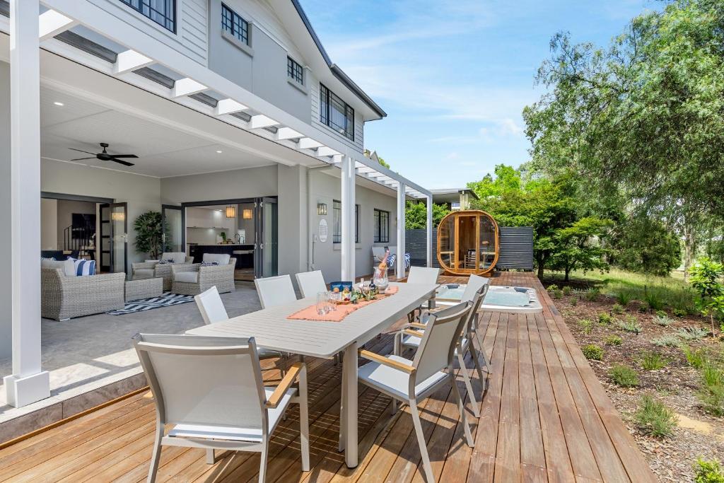 The Mahogany, Pokolbin