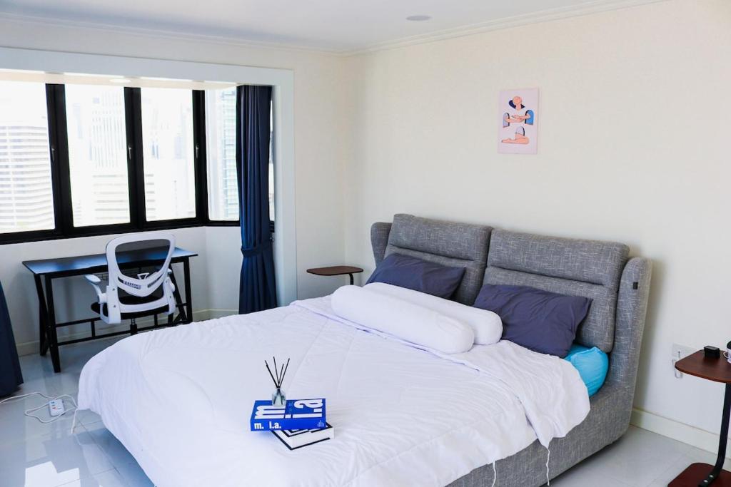 Central Bangkok Full panoramic city view Condo, Bangkok