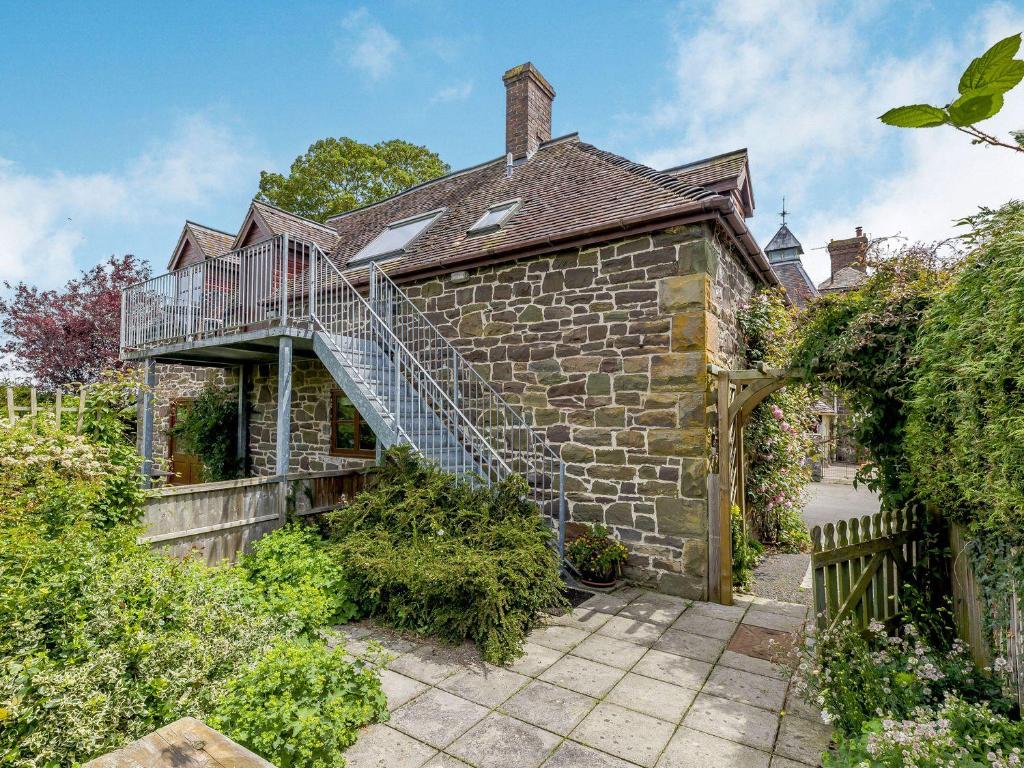 Robin's Nest, Craven Arms