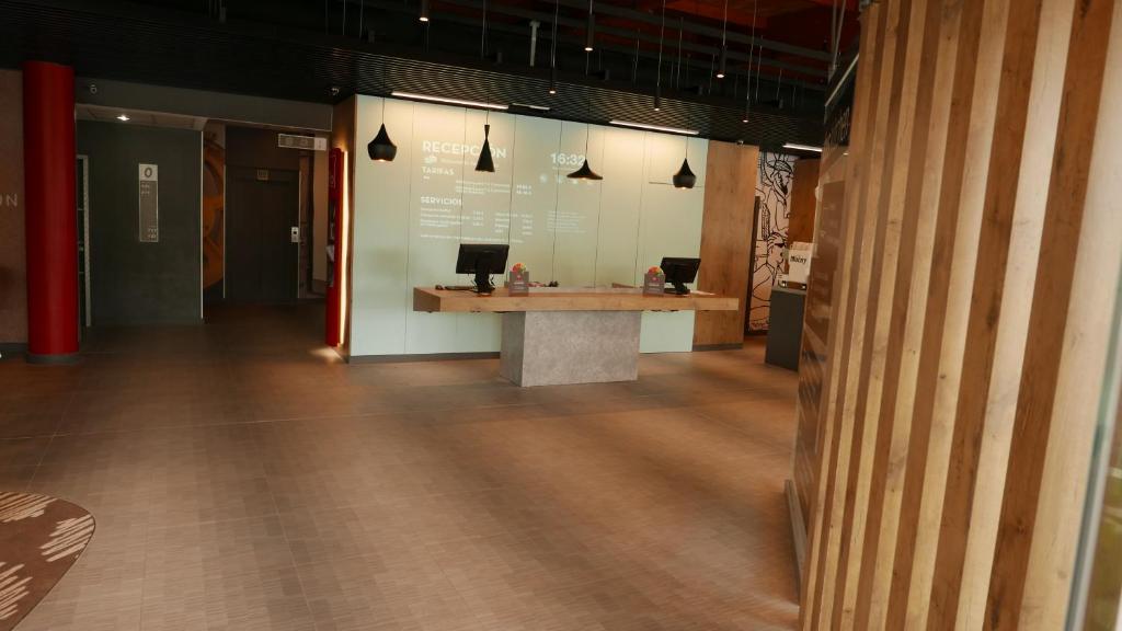 フロント・ロビー