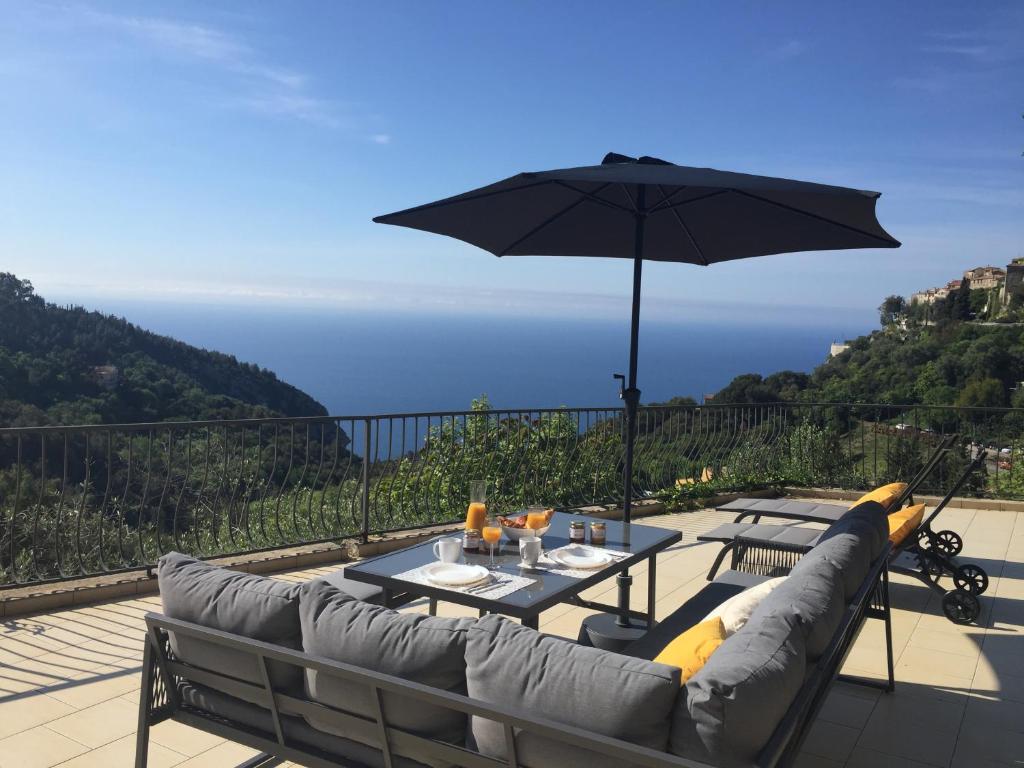 Appartement Eze Village proche Monaco fabuleuse vue mer et vieux village - 1