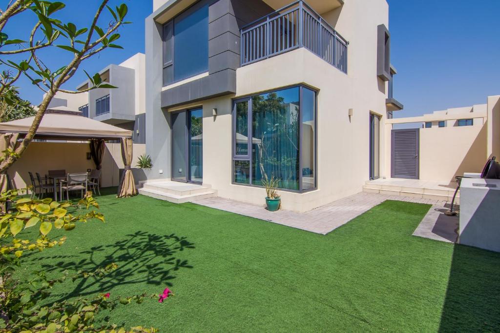 Elegant 4 bedrooms plus maid Villa in the Heart of Dubai Hills, Dubai
