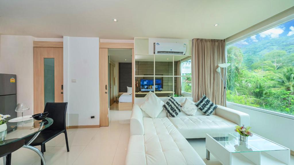 A New Experience of Private Vacation and Work in Patong, Patong Beach