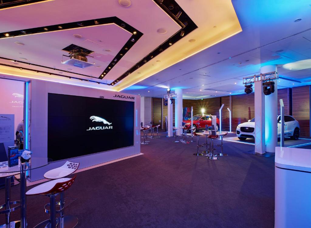 Shared lounge/TV area