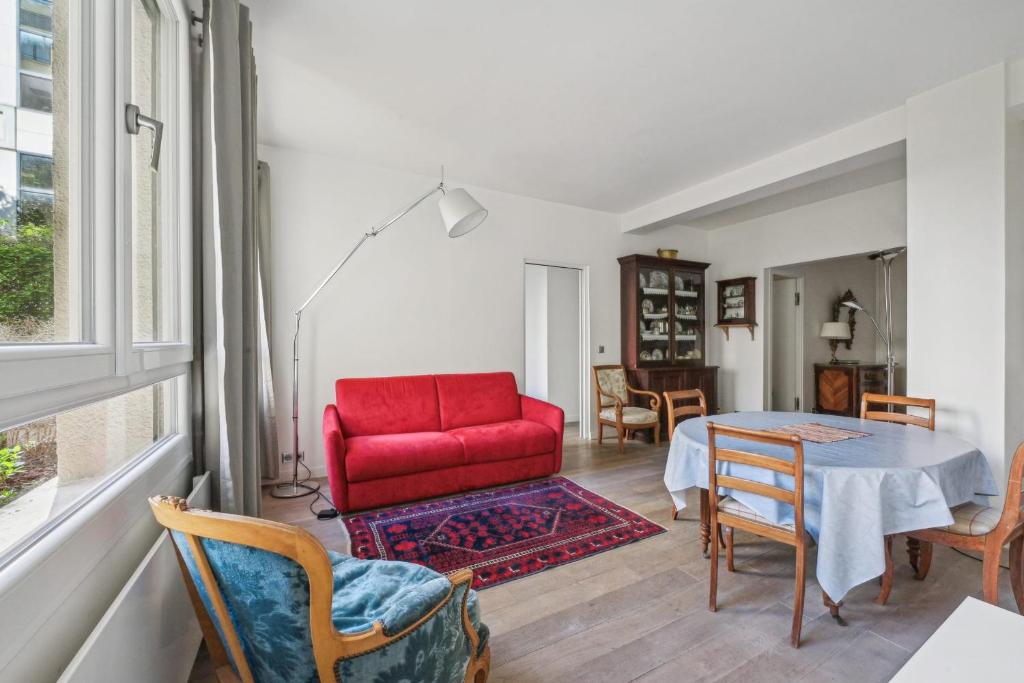Branly - Franco Russe 1bdr B'Your Home - 2