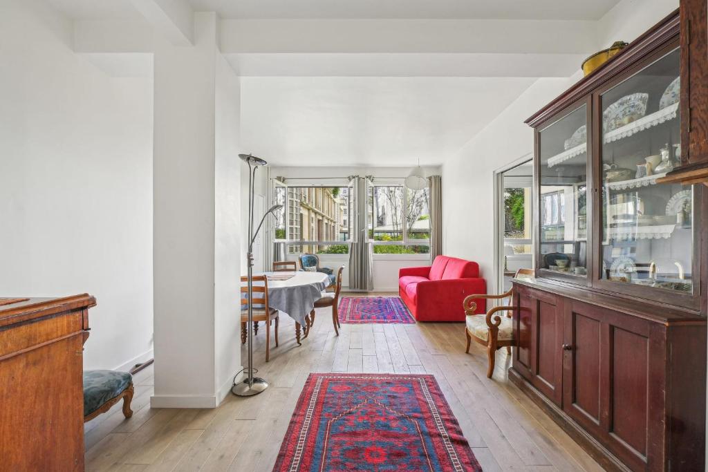 Branly - Franco Russe 1bdr B'Your Home - 4