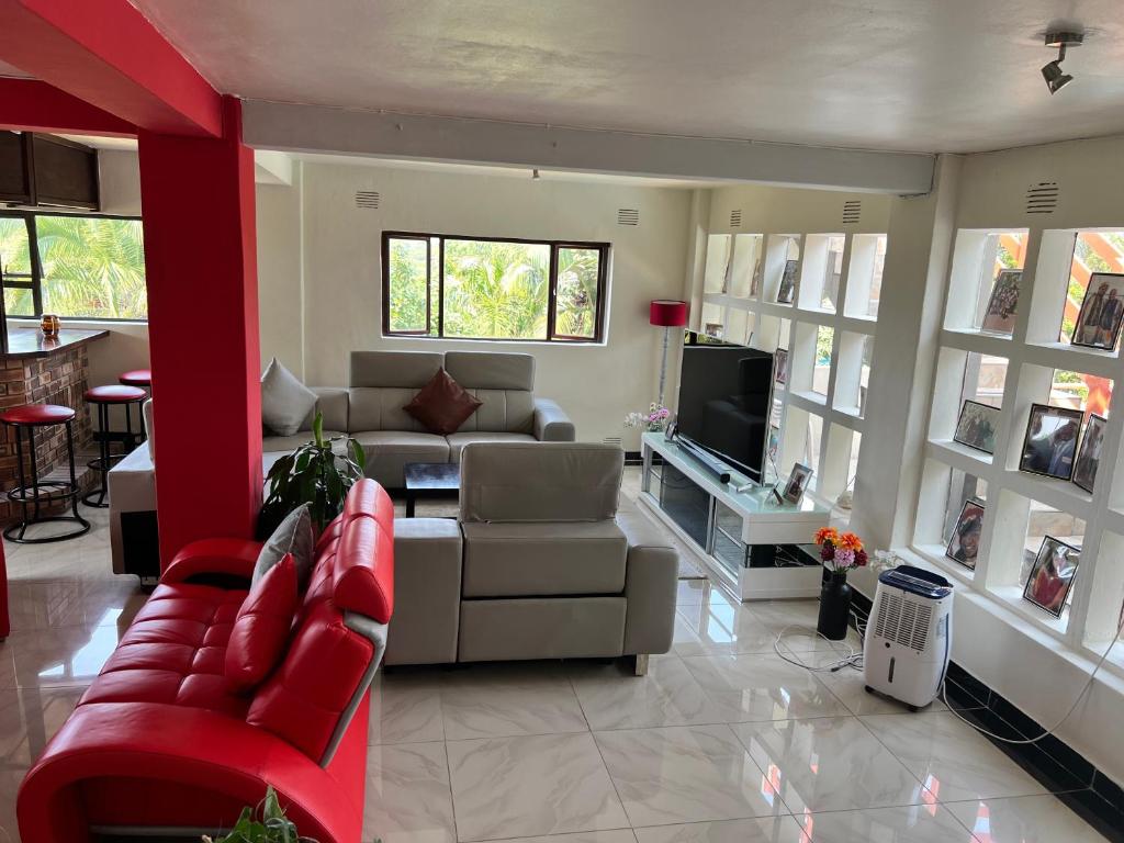 Shared lounge/TV area