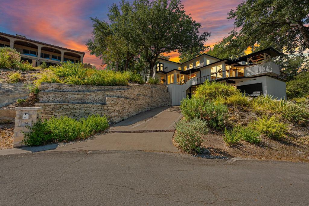 Sailfish Sanctuary, Lakeway