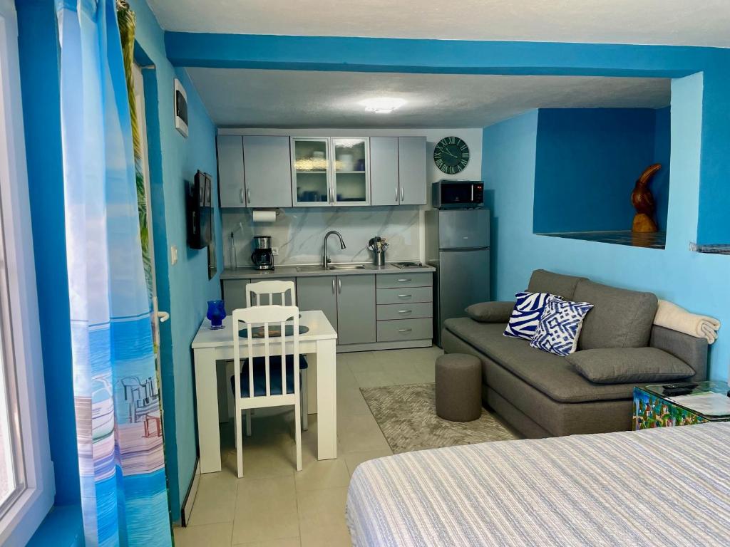 Sutomore Panorama Studio - 1