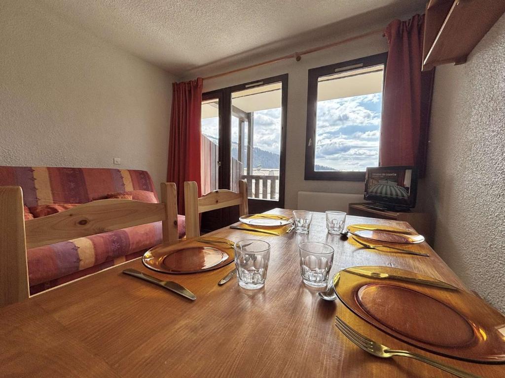 Studio cosy à 50m des pistes, balcon, parking, casier à skis, proche village et école de ski - 2