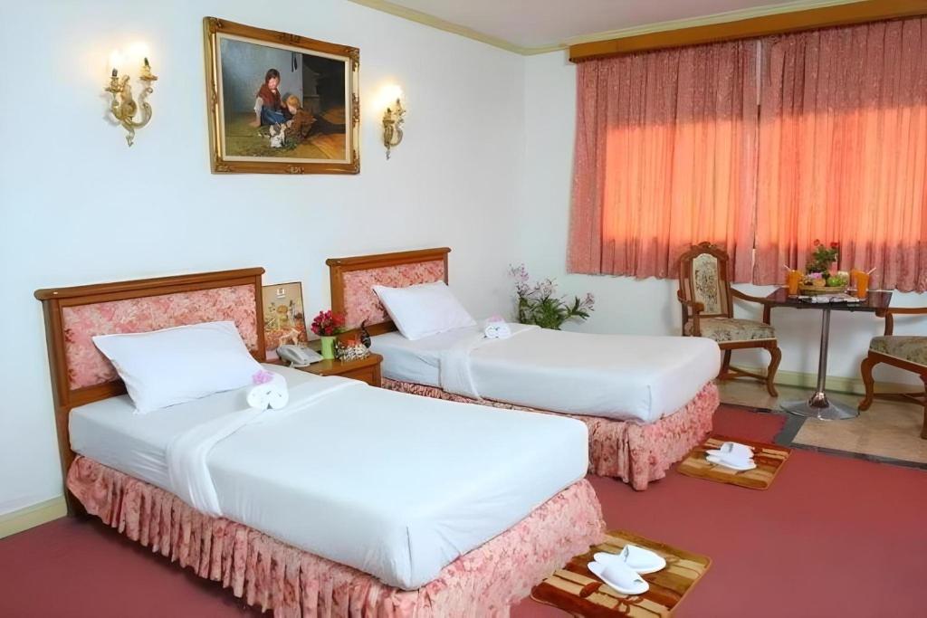 OYO 75466 13 Coins Bang Yai Hotel