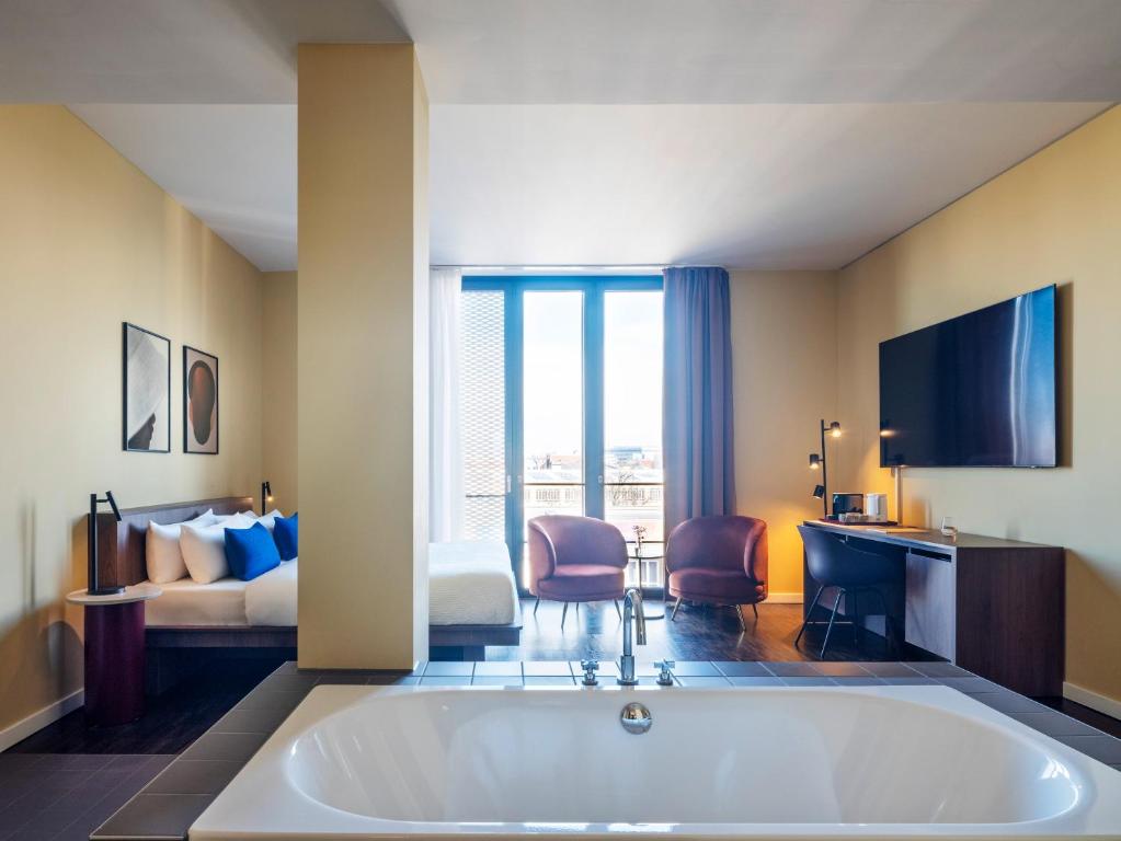 Berlin The Weinmeister Berlin-Mitte - Adults Only room