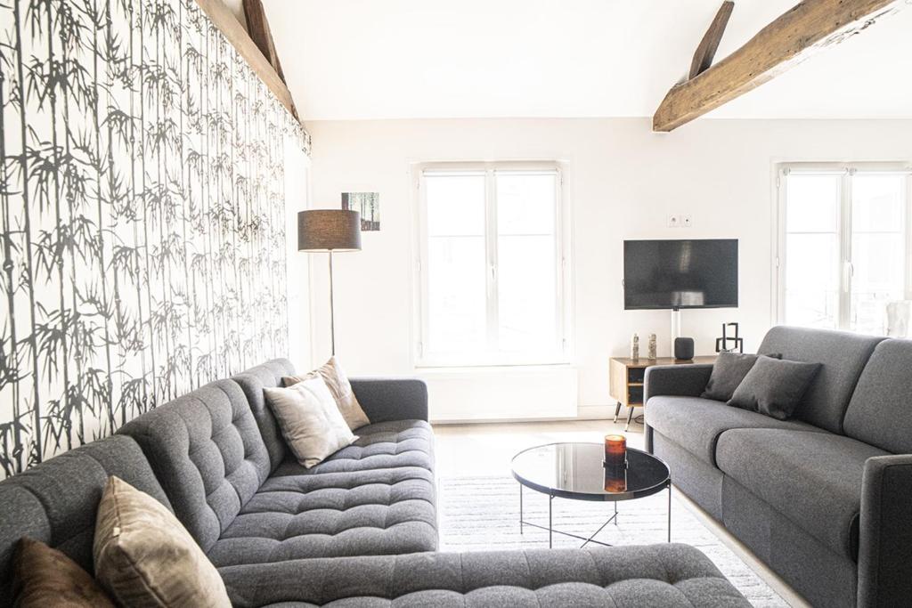 Comfortable and bright 50 m in Paris 10th, Paris