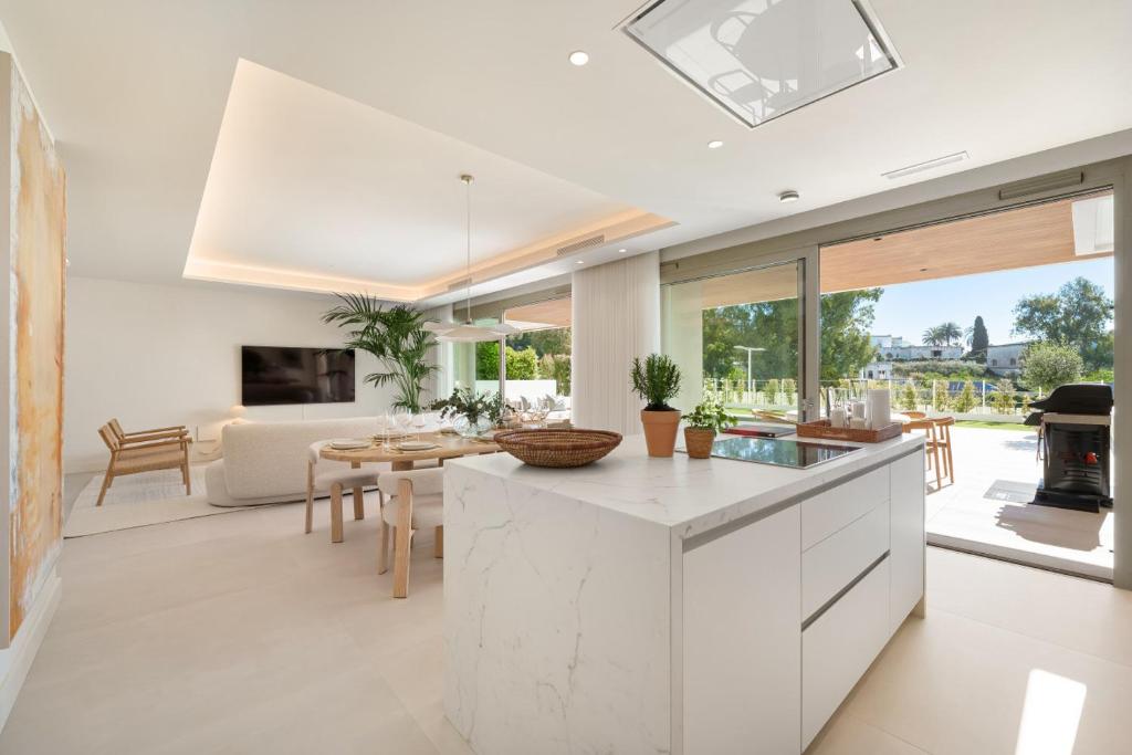 Benalus 4-Bedroom Duplex in Golden Mile - 5