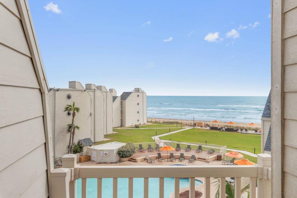 Epic Beachfront View Condo, South Padre Island