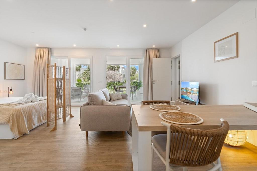 Luxurius ground floor apartment - Alcazaba Lagoon - 2
