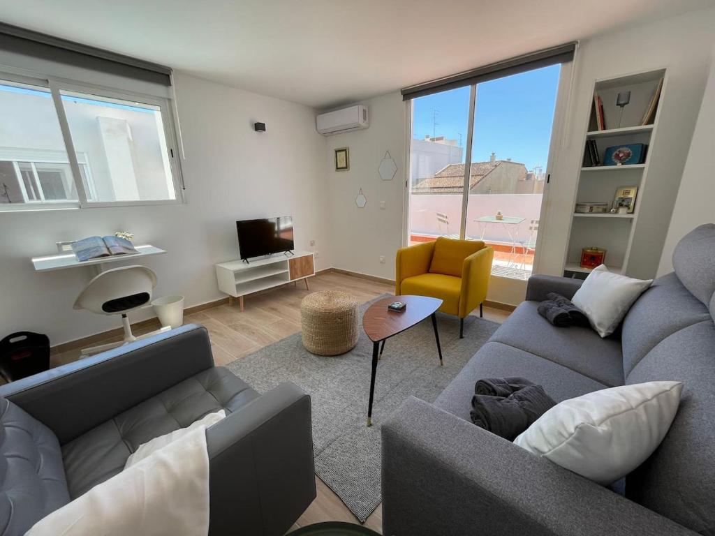 More then a bright studio, Godella