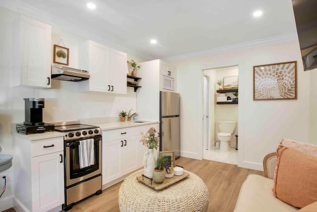 Renovated Studio in Downtown Stuart #5, Stuart