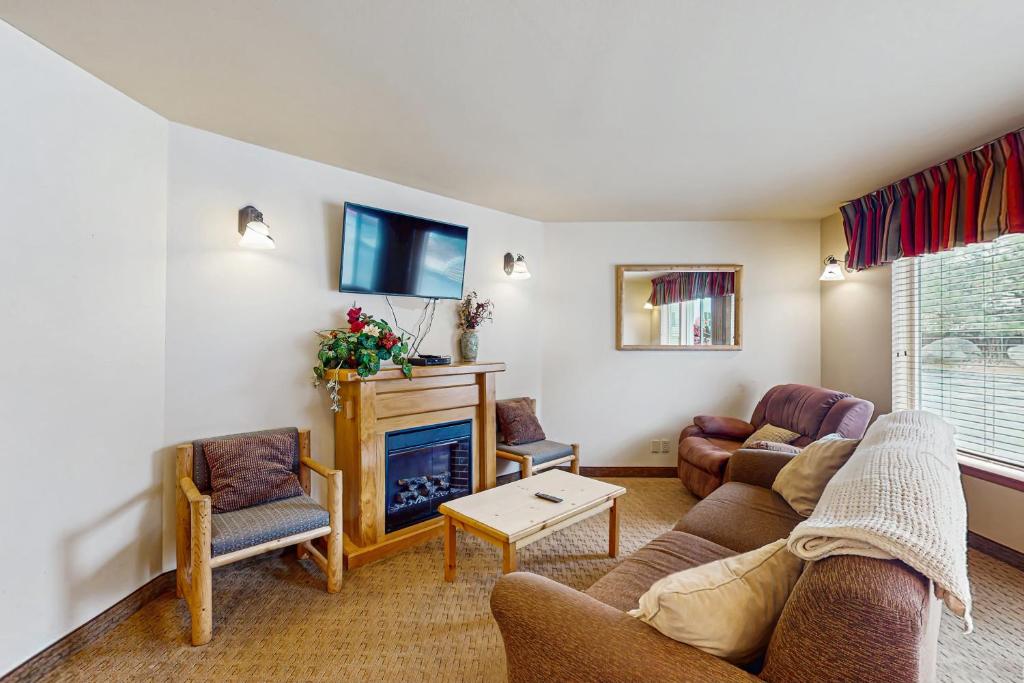 Icicle Village Resort 401 Aspen Abode, Leavenworth