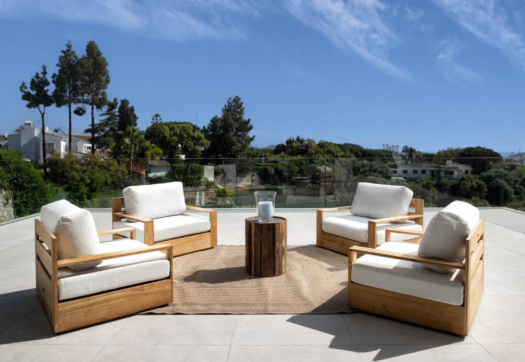 Luxury Villa Alma Pool, Garden & Parking - 4
