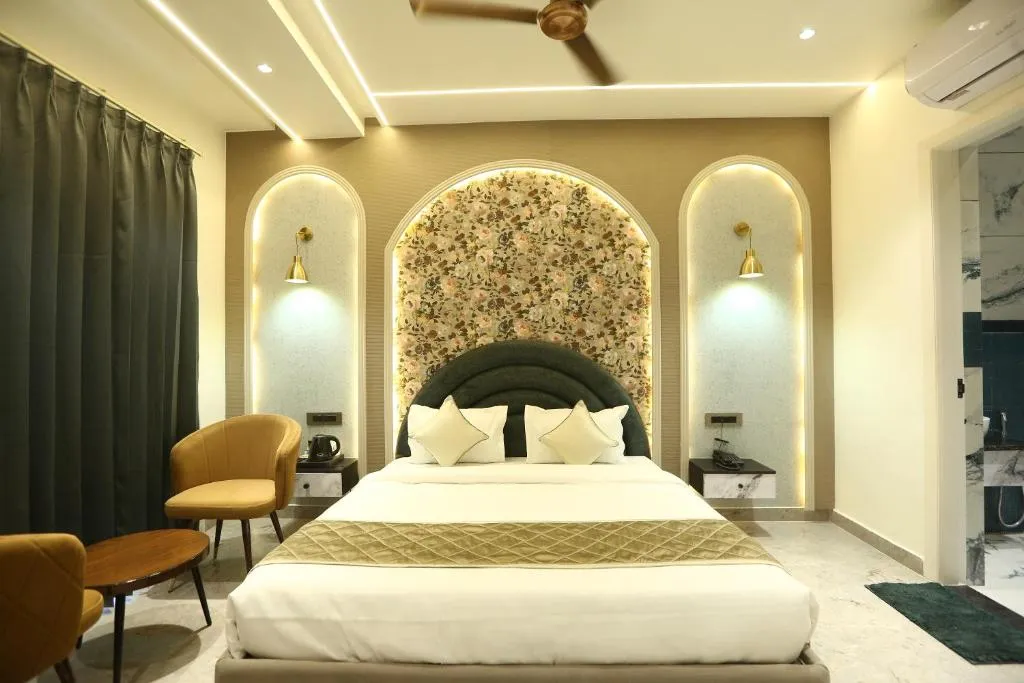 HOTEL Elegance 5 min walk from Golden Temple, hotel en Amritsar