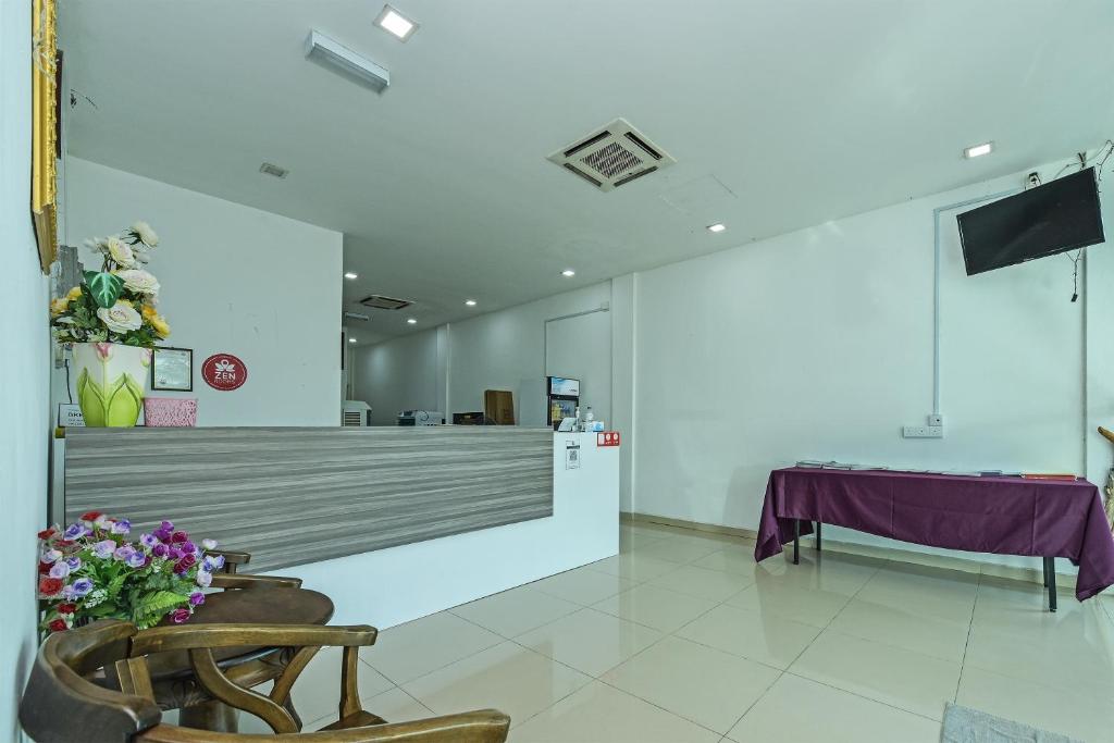 โอโย 275 เซ็นยัม อินน์ (OYO 275 Senyum Inn)