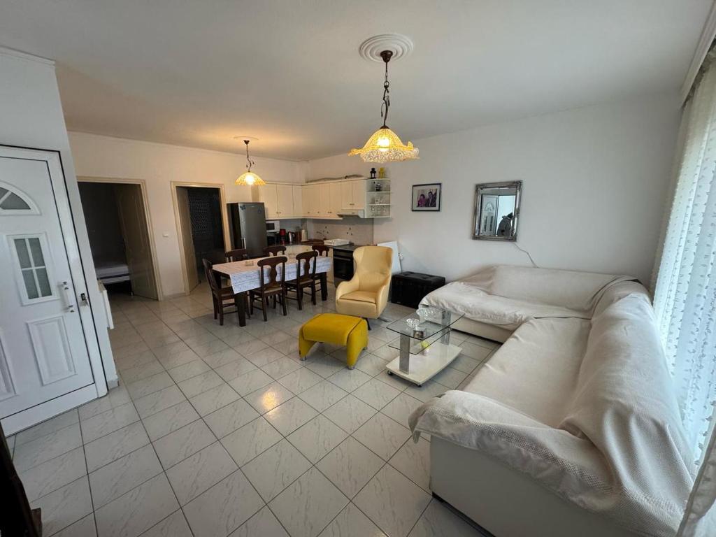 Takis Apartment, Nea Iraklitsa