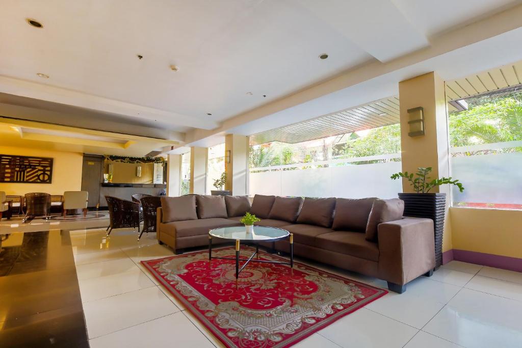 Lobby, Cote D' Azure in Manila