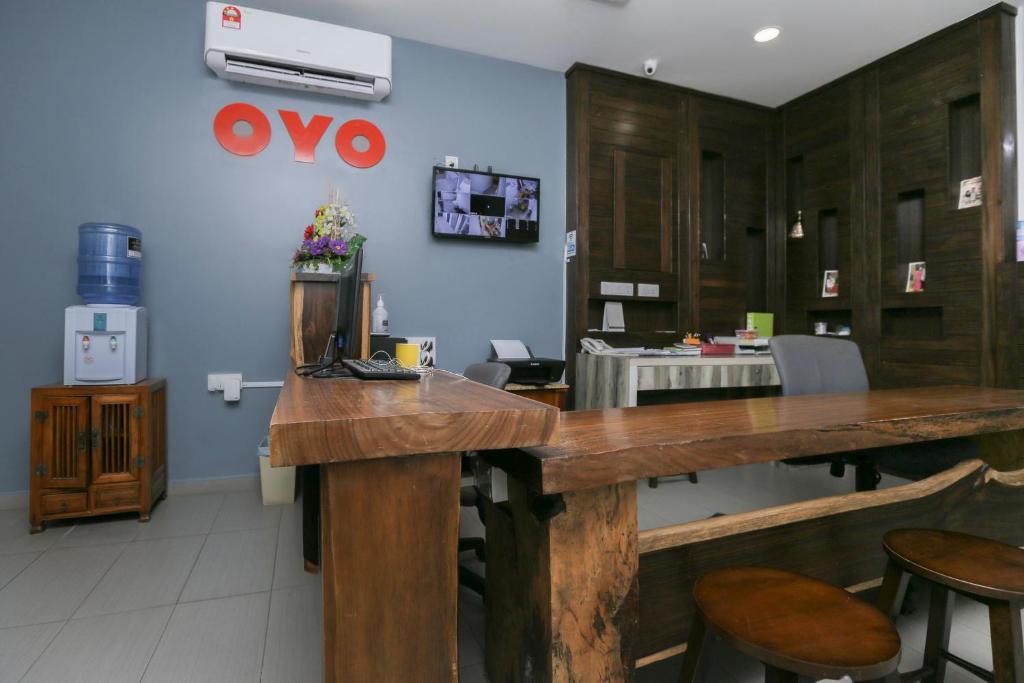 OYO 89915 イースト マウント ホテル (OYO 89915 EAST MOUNT HOTEL) フロント・ロビー