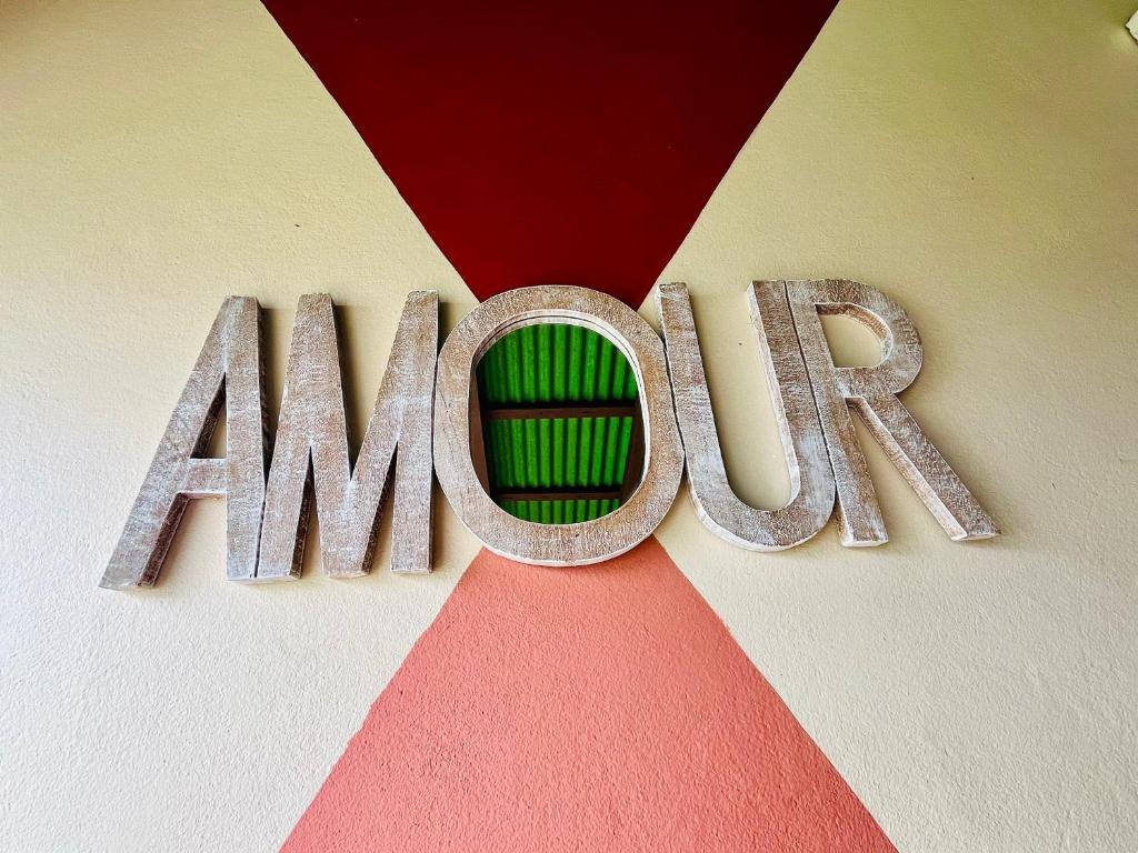 Studio Amour, Bouillante